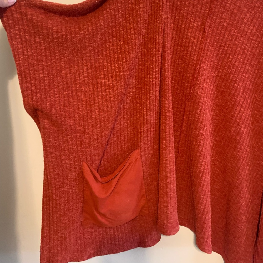 Candie’s Orange Cover with Pockets!